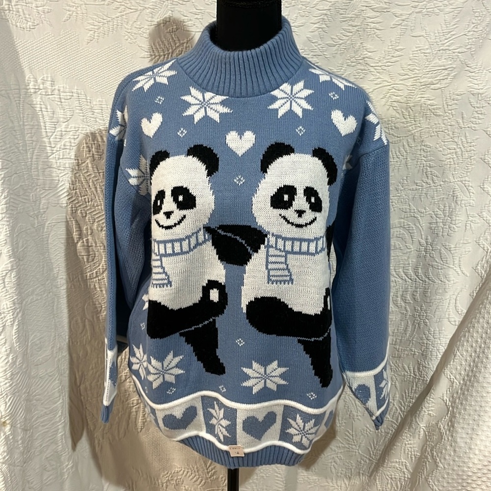 Vintage Private Eyes panda sweater, size small